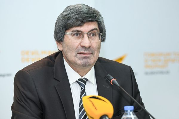 Эксперты из России рассказали на SputnikPro, как узнать фейк и применять мультимедиа - Sputnik Азербайджан