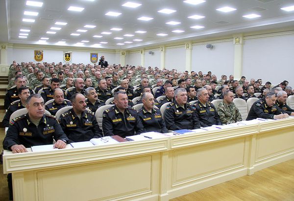 Закир Гасанов поставил задачи перед азербайджанскими военнослужащими на 2019 год - Sputnik Азербайджан