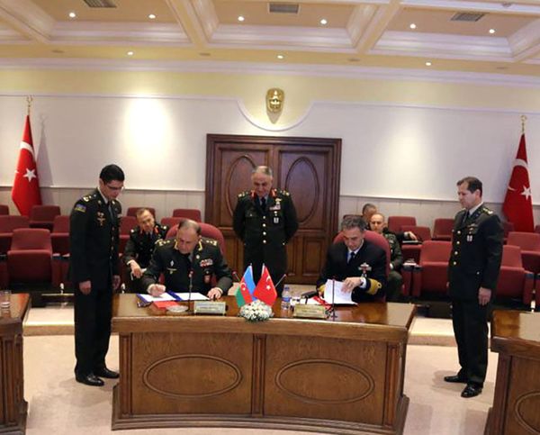 Военные Азербайджана и Турции подписали новый документ о сотрудничестве - Sputnik Азербайджан