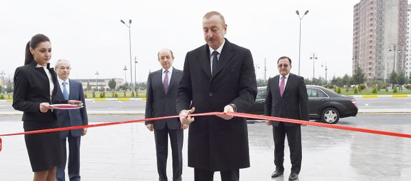 İlham Əliyev Binəqədi Rayon Məhkəməsinin yeni inzibati binasının açılışında iştirak edib - Sputnik Азербайджан