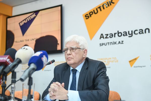 Повлияют ли санкции против РФ на поставки вооружения Азербайджану - отвечает Бочарников - Sputnik Азербайджан