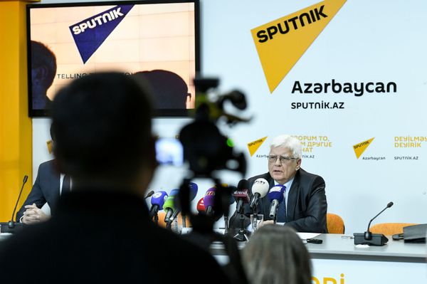 Посол Российской Федерации в Азербайджанской Республике Бочарников Михаил - Sputnik Азербайджан
