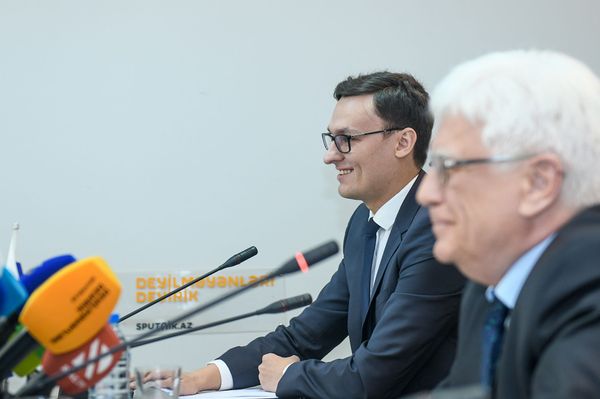 Пресс-конференция посла России в Азербайджане Михаила Бочарникова в мультимедийном пресс-центре Sputnik Азербайджан - Sputnik Азербайджан