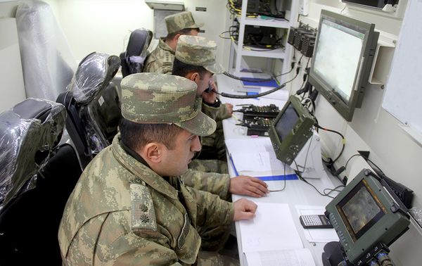 Проведены практические стрельбы из самоходных артиллерийских установок DANA - Sputnik Азербайджан