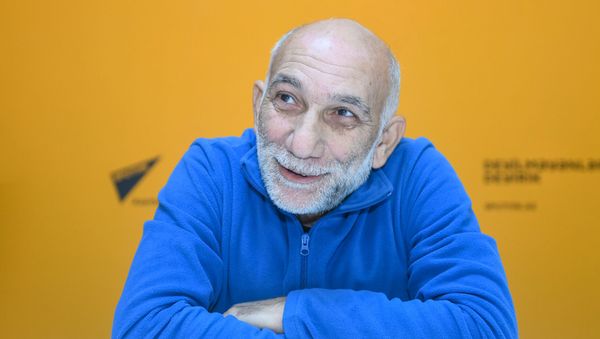 Руководитель группы Савалан Иффат Аскеров - Sputnik Азербайджан