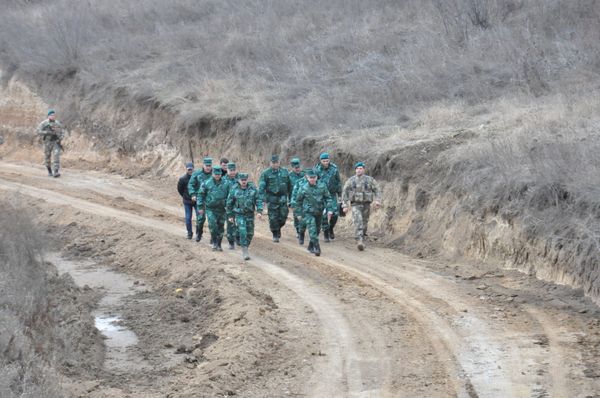 Главный пограничник Азербайджана побывал на границе с Арменией Главный пограничник Азербайджана побывал на границе с Арменией - Sputnik Азербайджан