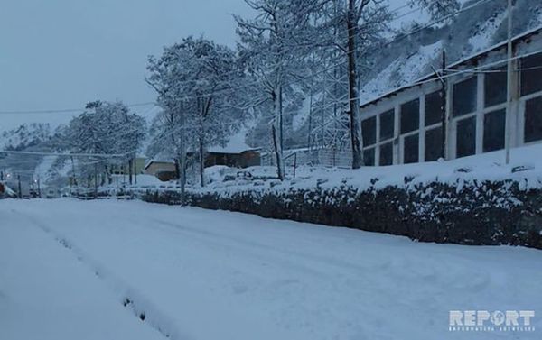 В Гахском районе выпал первый снег - Sputnik Азербайджан