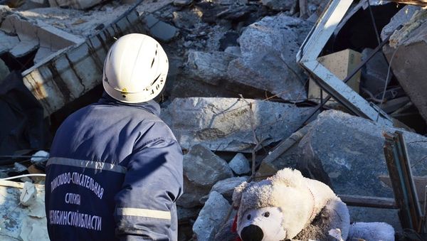 Взрыв бытового газа в жилом доме в Магнитогорске - Sputnik Азербайджан