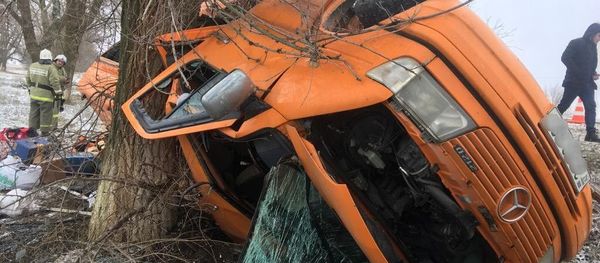 У села Левокумского перевернулся микроавтобус с пассажирами - Sputnik Азербайджан