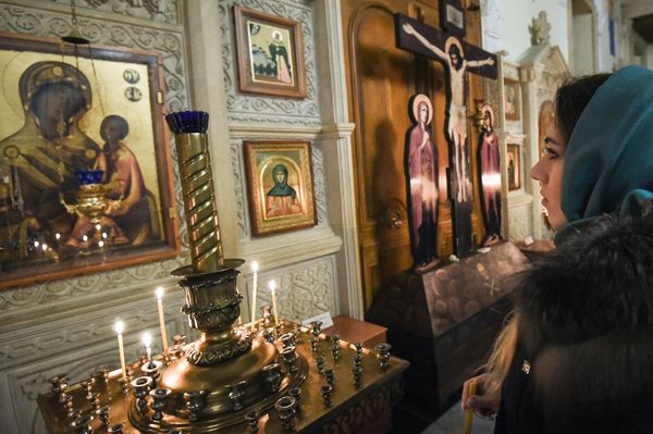 Рождественское богослужение в Кафедральном соборе Жен Мироносиц в Баку. 7 января 2019 года. - Sputnik Азербайджан