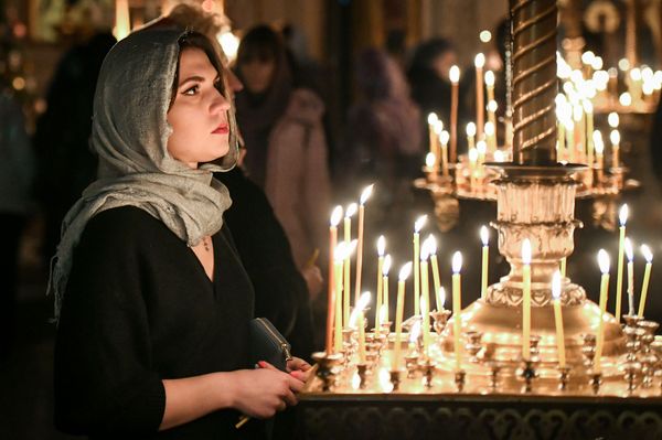 Рождественское богослужение в Кафедральном соборе Жен Мироносиц в Баку. 7 января 2019 года. - Sputnik Азербайджан