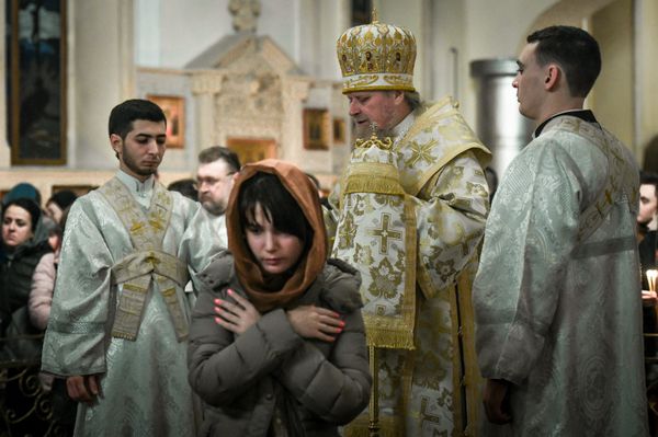 Рождественское богослужение в Кафедральном соборе Жен Мироносиц в Баку. 7 января 2019 года. - Sputnik Азербайджан