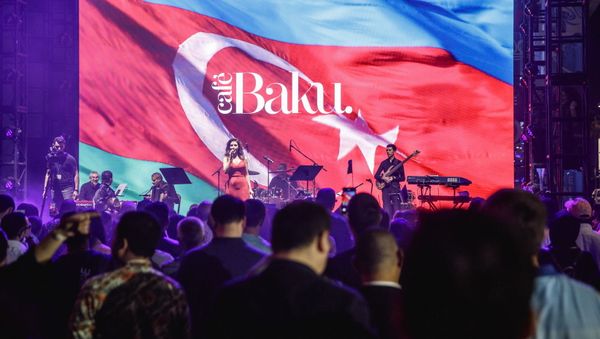 В Дубае отметили День солидарности азербайджанцев мира - Sputnik Азербайджан