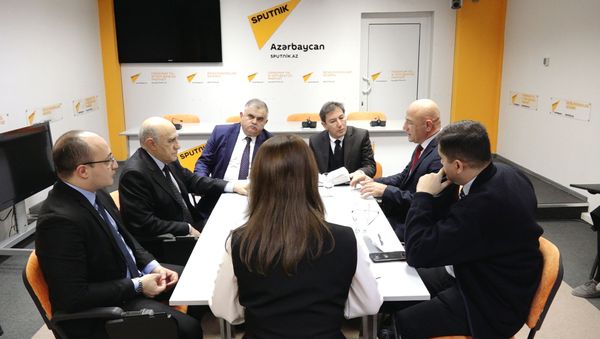 Пока наблюдаются разногласия в ЕС, Азербайджан укрепляет свои позиции – Лаврина - Sputnik Азербайджан