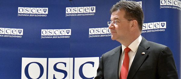 Министр иностранных дел Словакии и действующий председатель ОБСЕ Мирослав Лайчак на пресс-конференцию в рамках заседания Организации по безопасности и сотрудничеству в Европе (ОБСЕ) в Вене - Sputnik Азербайджан