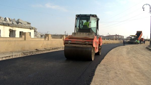 Жители нескольких поселков Баку получат новую дорогу и современные тротуары - Sputnik Азербайджан