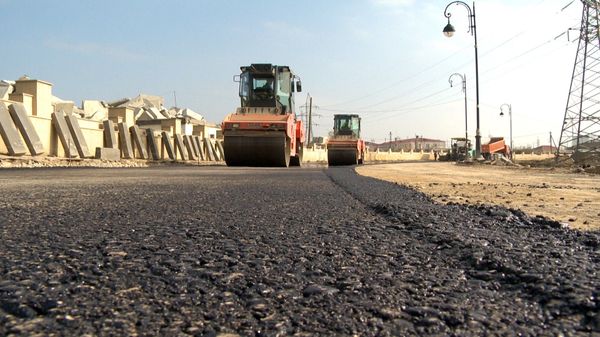 Жители нескольких поселков Баку получат новую дорогу и современные тротуары - Sputnik Азербайджан