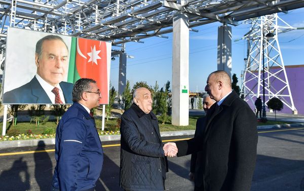 Президент Ильхам Алиев принял участие в открытии завода SOCAR карбамид в Сумгайыте - Sputnik Азербайджан