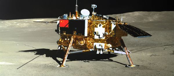 Китайская межпланетная станция Чанъэ-4 на обратной стороне Луны - Sputnik Азербайджан
