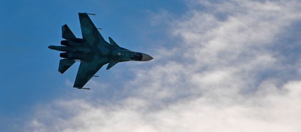 Фронтовой бомбардировщик Су-34 - Sputnik Азербайджан