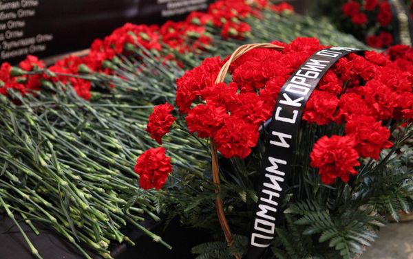 В посольстве Азербайджанской Республики в Российской Федерации состоялась церемония поминовения в связи с 29-й годовщиной трагедии 20 Января - Sputnik Азербайджан