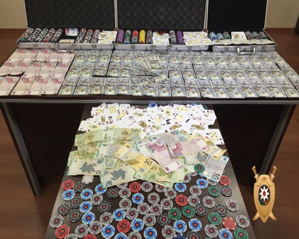 Игра окончена: полиция накрыла в центре Баку покерный дом - фото - Sputnik Азербайджан
