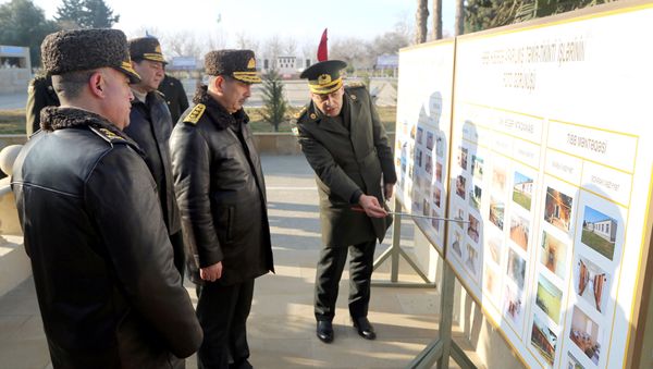 Министр обороны Азербайджана Закир Гасанов принял участие в открытии новых военных объектов - Sputnik Азербайджан