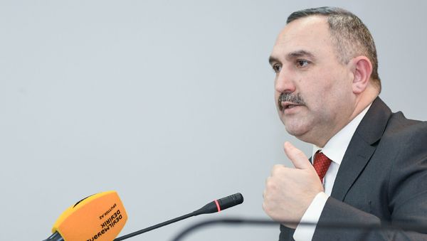 Эксперт в области транспорта председатель общественного объединения гуманитарной поддержки Хаят Азер Аллахверанов - Sputnik Азербайджан