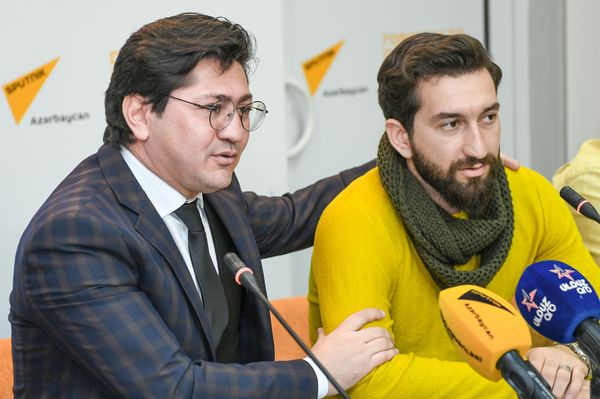 Азербайджанский певец решил сменить имя и представить клип - Sputnik Азербайджан
