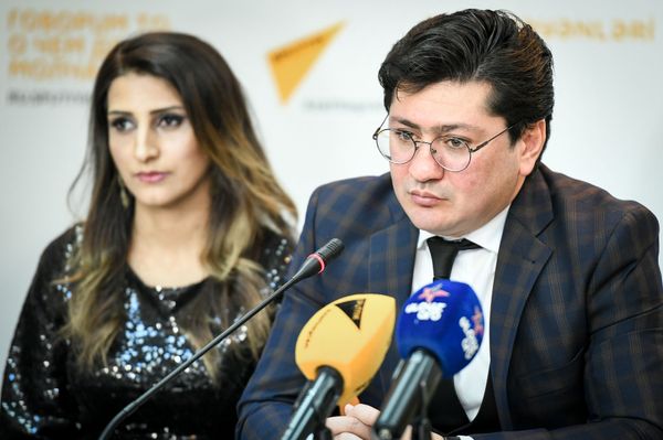 Азербайджанский певец решил сменить имя и представить клип - Sputnik Азербайджан
