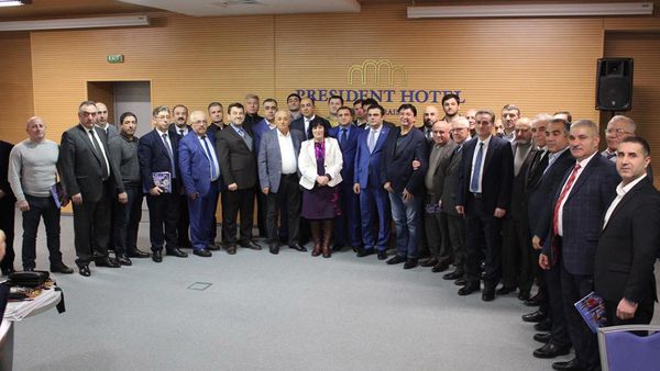 В Киеве представители азербайджанских диаспорских организаций обсудили пути объединения и усовершенствования своей деятельности - Sputnik Азербайджан