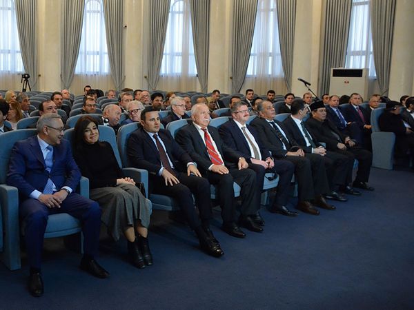 Официальный Баку: важно восстановить диалог между общинами Нагорного Карабаха - Sputnik Азербайджан