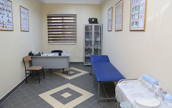 Сданы в эксплуатацию новые жилищные комплексы в воинских частях ВВС дислоцированных в прифронтовой зон - Sputnik Азербайджан