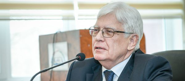 Посол России в Азербайджане  Михаил Бочарников на мероприятии в Бакинском славянском университете, посвященному дипломатической службе России - Sputnik Азербайджан