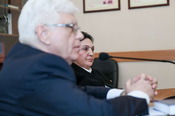 Будьте не очень застенчивы, но и не очень нахальны - посол РФ дал совет будущим дипломатам - Sputnik Азербайджан