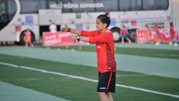 Gülənbər Qasımova - Qadın futbolu üzrə milli komandanın üzvü - Sputnik Азербайджан