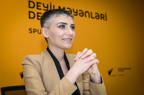 Двойник робота Софии: я ушла с азербайджанского телеканала не из-за зарплаты - Sputnik Азербайджан