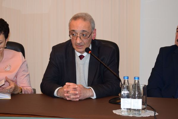 Азербайджанские журналисты представили книгу о российско-азербайджанских отношениях - Sputnik Азербайджан