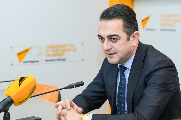 Спрос есть, нужны предложения: что происходит на автомобильном рынке Азербайджана - Sputnik Азербайджан