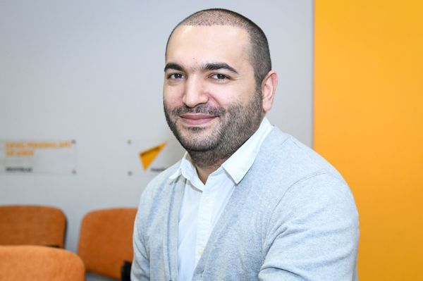 Радиоведущий ARAZ FM Сурхай Аскеров - Sputnik Азербайджан