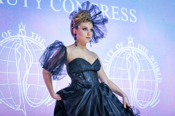 Чемпионат мира по свадебной прическе и макияжу и международный конкурс Dress of the World в Баку Чемпионат мира по свадебной прическе и макияжу и международный конкурс Dress of the World в Баку - Sputnik Азербайджан