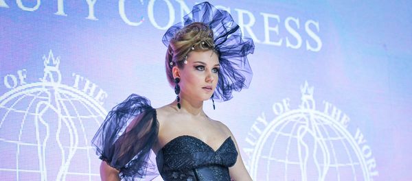 Чемпионат мира по свадебной прическе и макияжу и международный конкурс Dress of the World в Баку - Sputnik Азербайджан