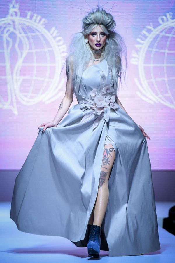 Чемпионат мира по свадебной прическе и макияжу и международный конкурс Dress of the World в Баку Чемпионат мира по свадебной прическе и макияжу и международный конкурс Dress of the World в Баку - Sputnik Азербайджан