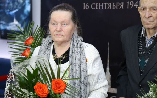 В кинотеатре премиум класса CinemaPlus в Gənclik Mall прошло мероприятие, посвященное 75-летию снятия блокады Ленинграда - Sputnik Азербайджан