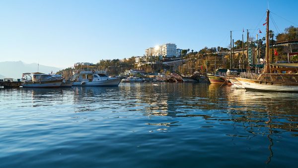 Гавань в старой части города Антальи, фото из архива - Sputnik Азербайджан