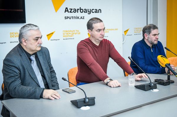 Пресс-конференция на тему Как внедряются информационные технологии в повседневную практику - Sputnik Азербайджан