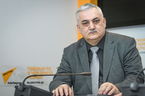 Экономический обозреватель Спутник Азербайджан Фуад Ализаде - Sputnik Азербайджан