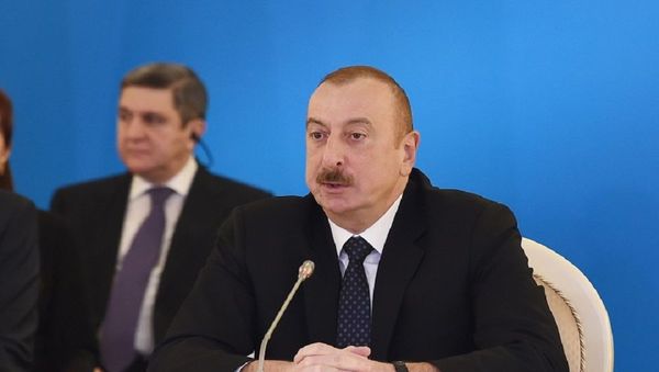 Azərbaycan Prezidenti İlham Əliyev toplantıda iştirak edir - Sputnik Азербайджан