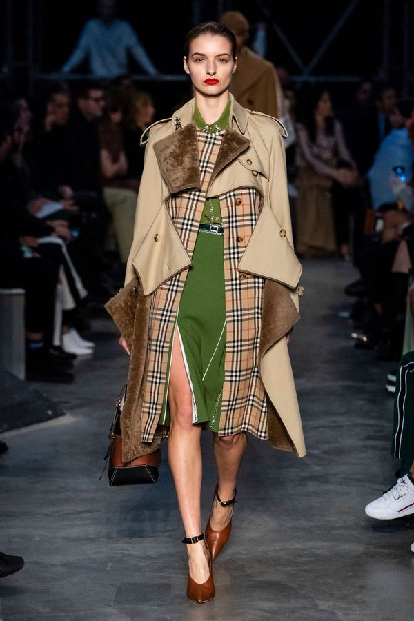 Burberry против меха. Для всех  - Sputnik Азербайджан
