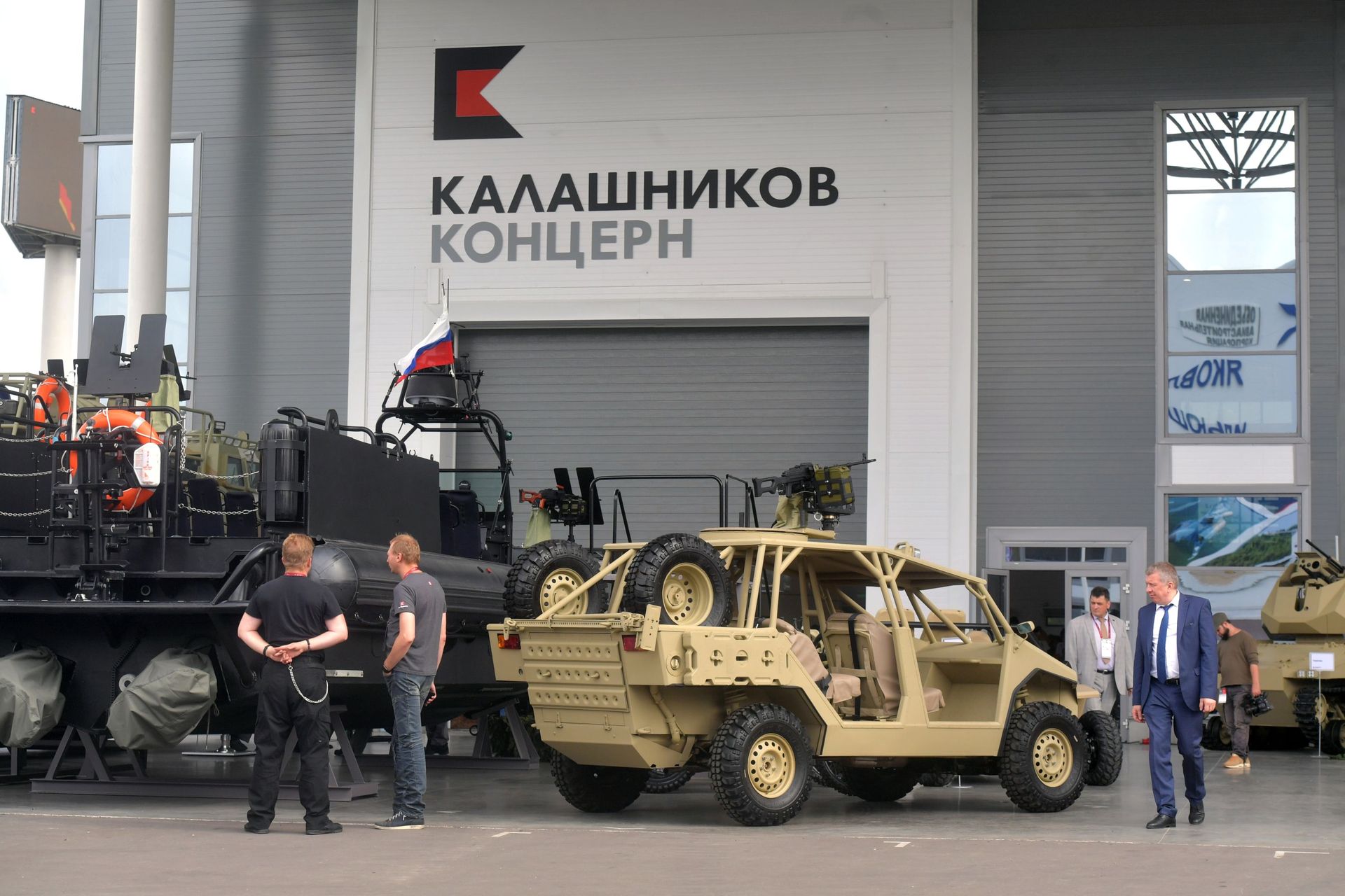 На стенде концерна Калашников на выставке Армия России – завтра - Sputnik Азербайджан, 1920, 28.06.2024